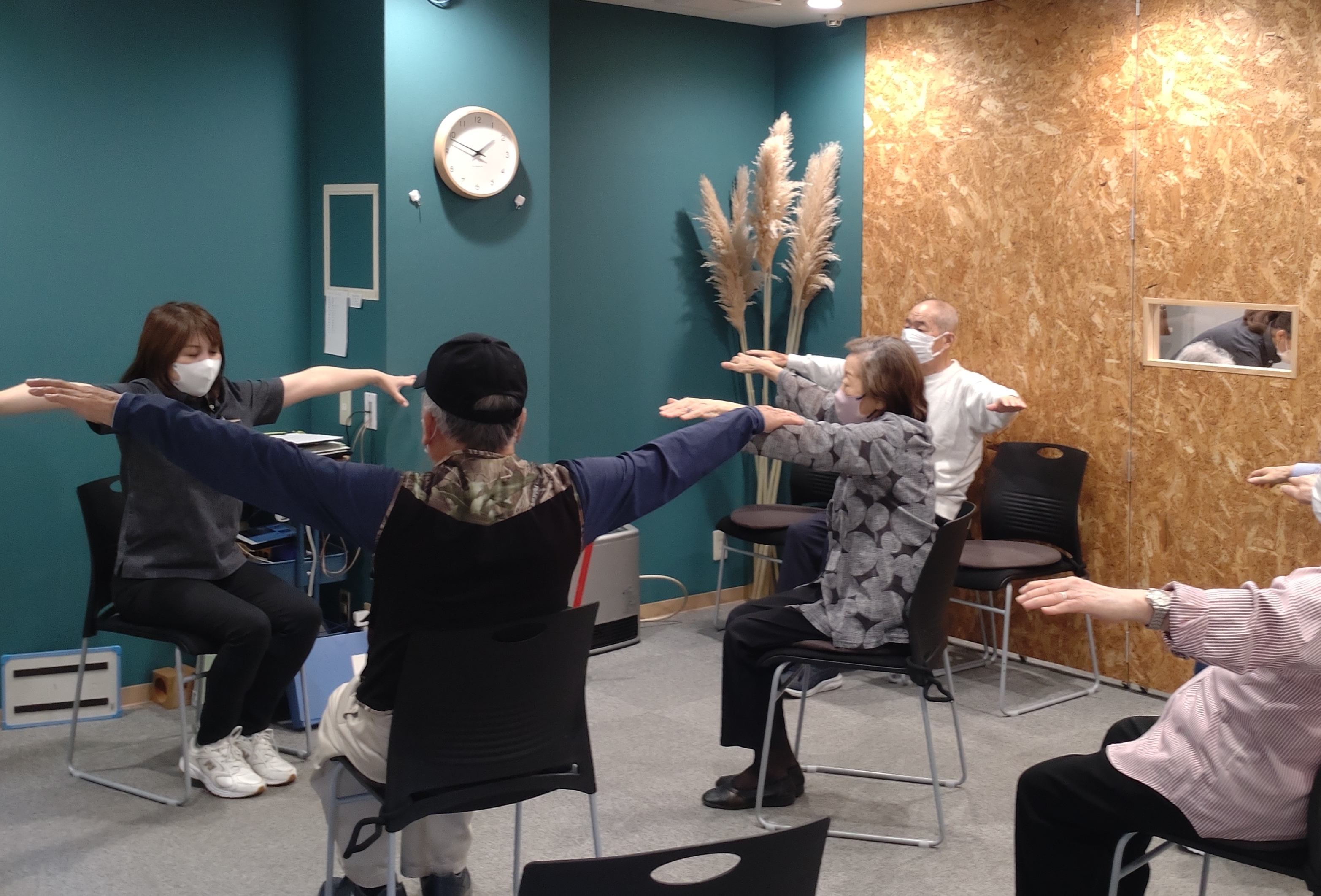 資格がなくても働ける。